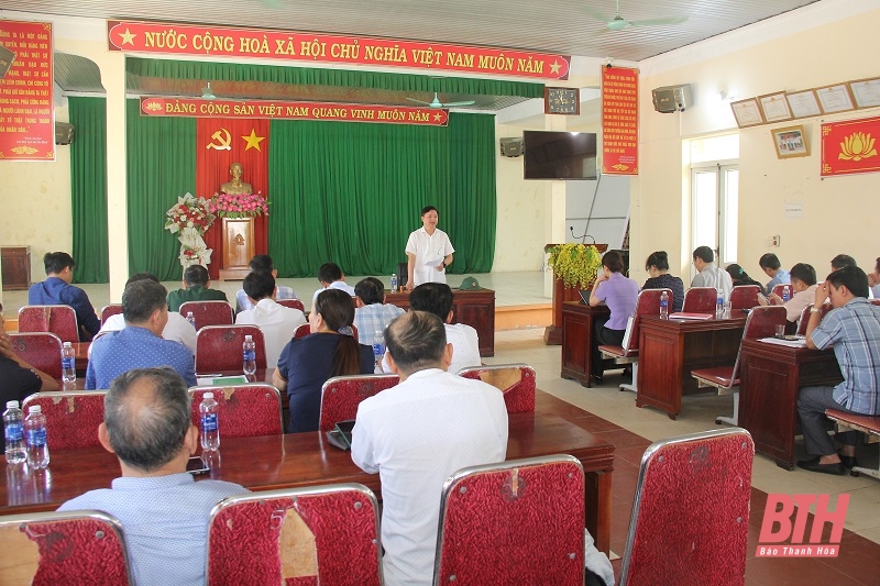 Lãnh đạo thị xã Nghi Sơn tuyên truyền về chủ trương xây dựng cảng tới người dân xã Hải Hà sáng 20/10/2023..