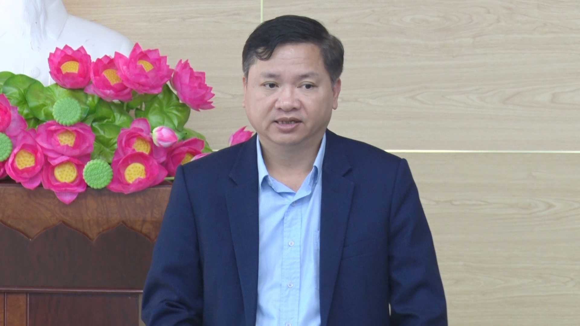 Đồng chí Mai Sỹ Lân, Phó Chủ tịch UBND thị xã phát biểu kết luận tại buổi tra