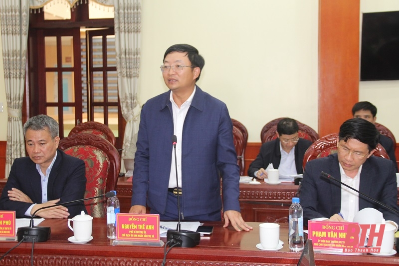 Chủ tịch UBND thị xã Nghi Sơn Nguyễn Thế Anh phát biểu tại buổi làm việc.