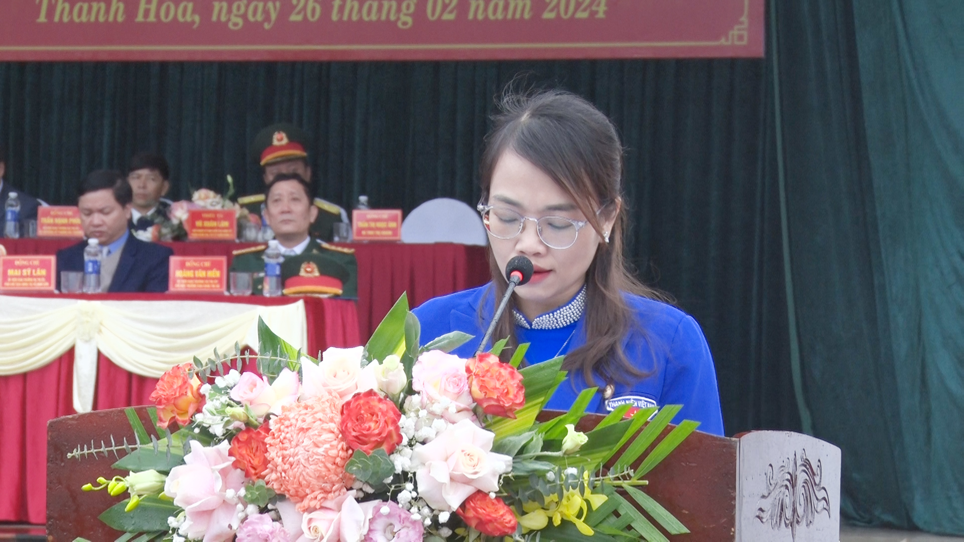 Đồng chí Trần Thị Ngọc Ánh, Bí thư Thị đoàn phát biểu tại lễ giao nhận quân