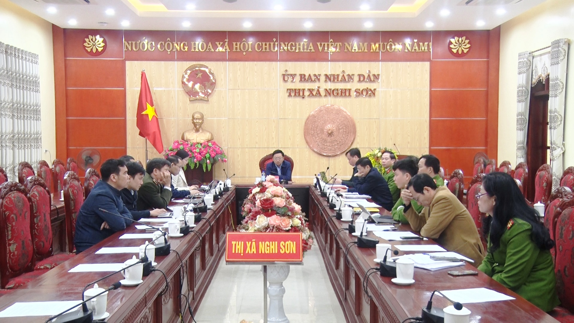 Các đại biểu dự tại điểm cầu thị xã Nghi Sơn