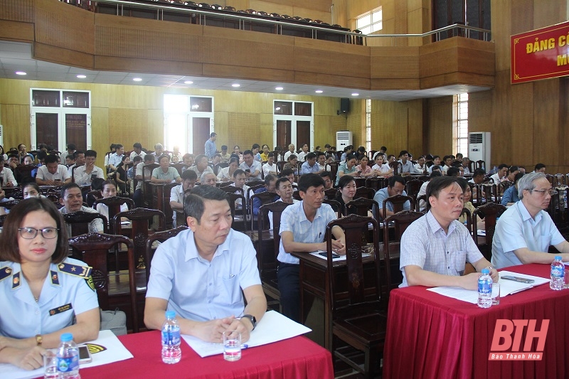 Các đại biểu tham dự hội nghị.