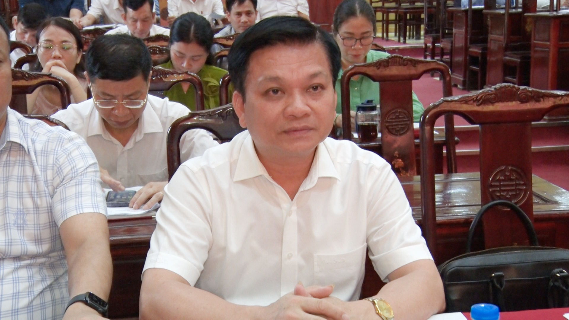 Đồng chí Trương Bá Duyên, Phó Bí thư Thường trực Thị uỷ dự hội nghị