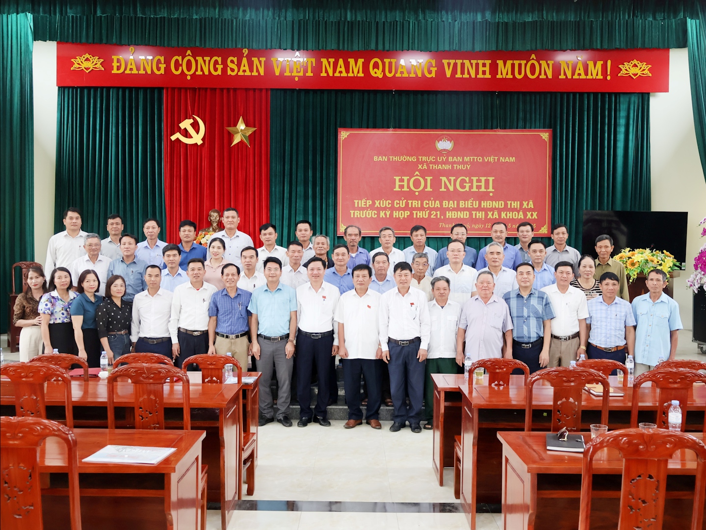 Các đại biểu HĐND thị xã, đơn vị bầu cử số 1 và cử tri của 3 xã, phường