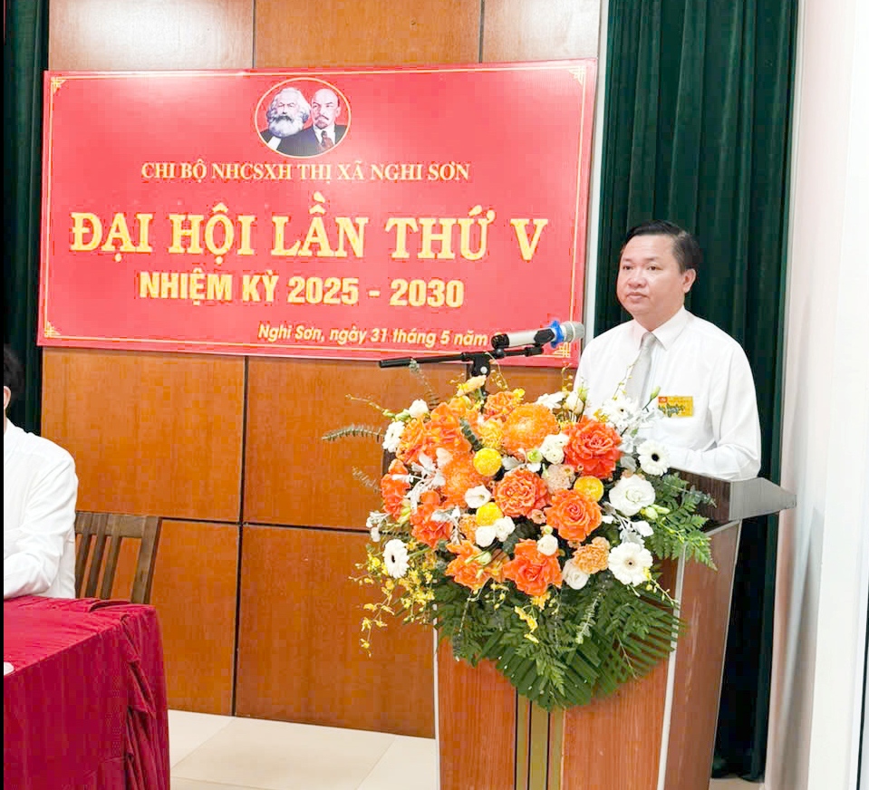 Đồng chí Mai Sỹ Lân, Phó Chủ tịch UBND thị xã phát biểu chỉ đạo tại đại hội