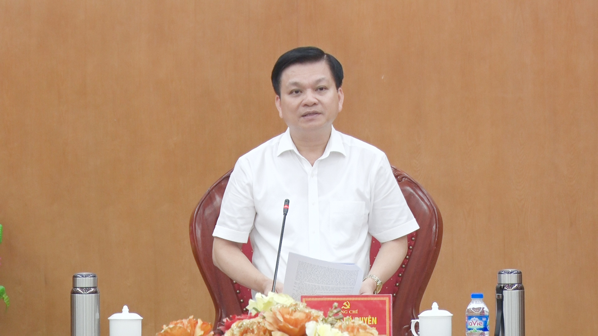 Đồng chí Trương Bá Duyên, Phó Bí thư Thường trực Thị uỷ khai mạc và chủ trì hội nghị.