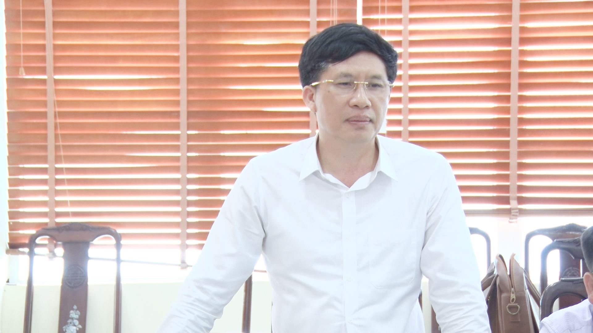Đồng chí Phạm Văn Nhiệm, Phó Chủ tịch UBND thị xã phát biểu tại buổi làm việc