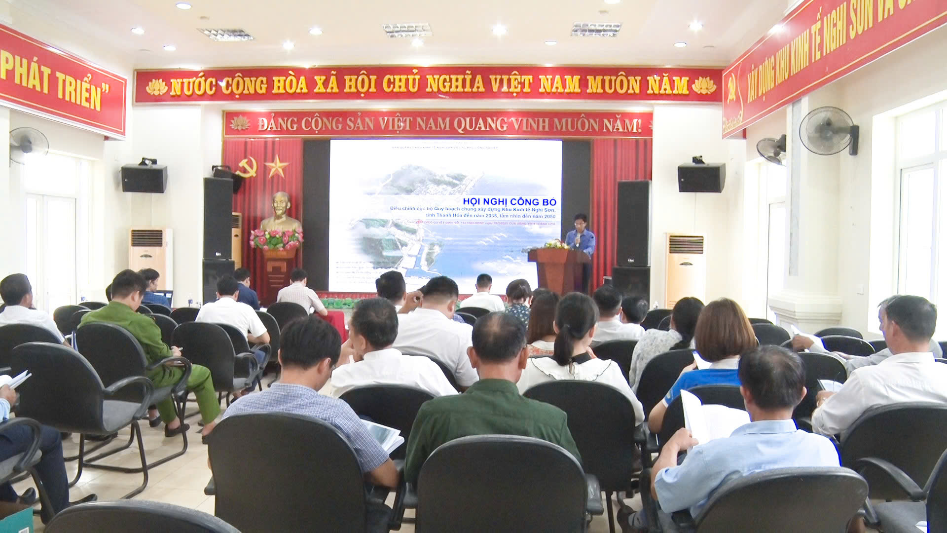 Toàn cảnh buổi lễ công bố