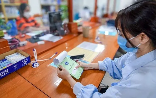 Người lao động là đối tượng tham gia chế độ BHXH.