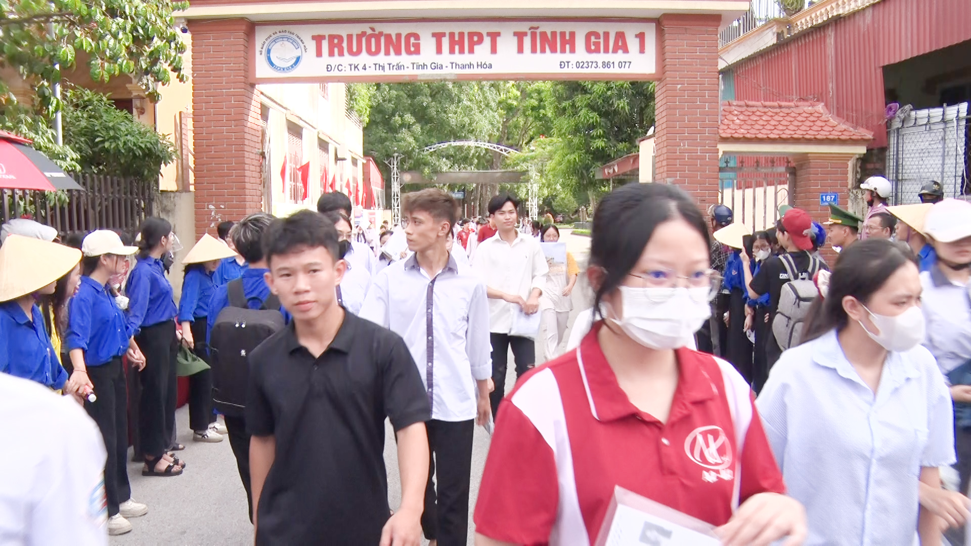 Các thí sinh trên địa bàn thị xã hoàn thành ngày thi đầu tiên