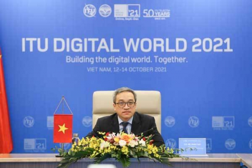 Thứ trưởng Bộ TT&TT Phan Tâm tham dự Hội nghị bàn tròn Bộ trưởng của ITU thảo luận về số hóa cuộc sống thường nhật và phát triển nội dung số thúc đẩy chuyển đổi số