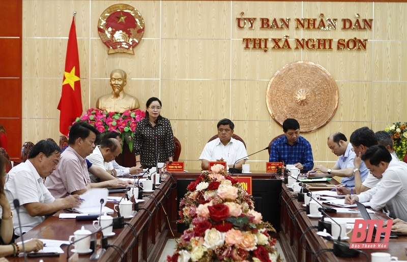 Đồng chí Trịnh Thị Thủy, Thứ trưởng Bộ Văn hóa, Thể thao và Du lịch phát biểu tại buổi làm việc.