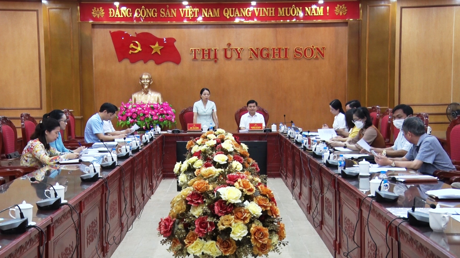 Đồng chí Bùi Thị Mười - Tỉnh ủy viên, Phó Trưởng ban Thường trực, Ban Tuyên giáo Tỉnh ủy phát biểu chí đạo tại Hội nghị.