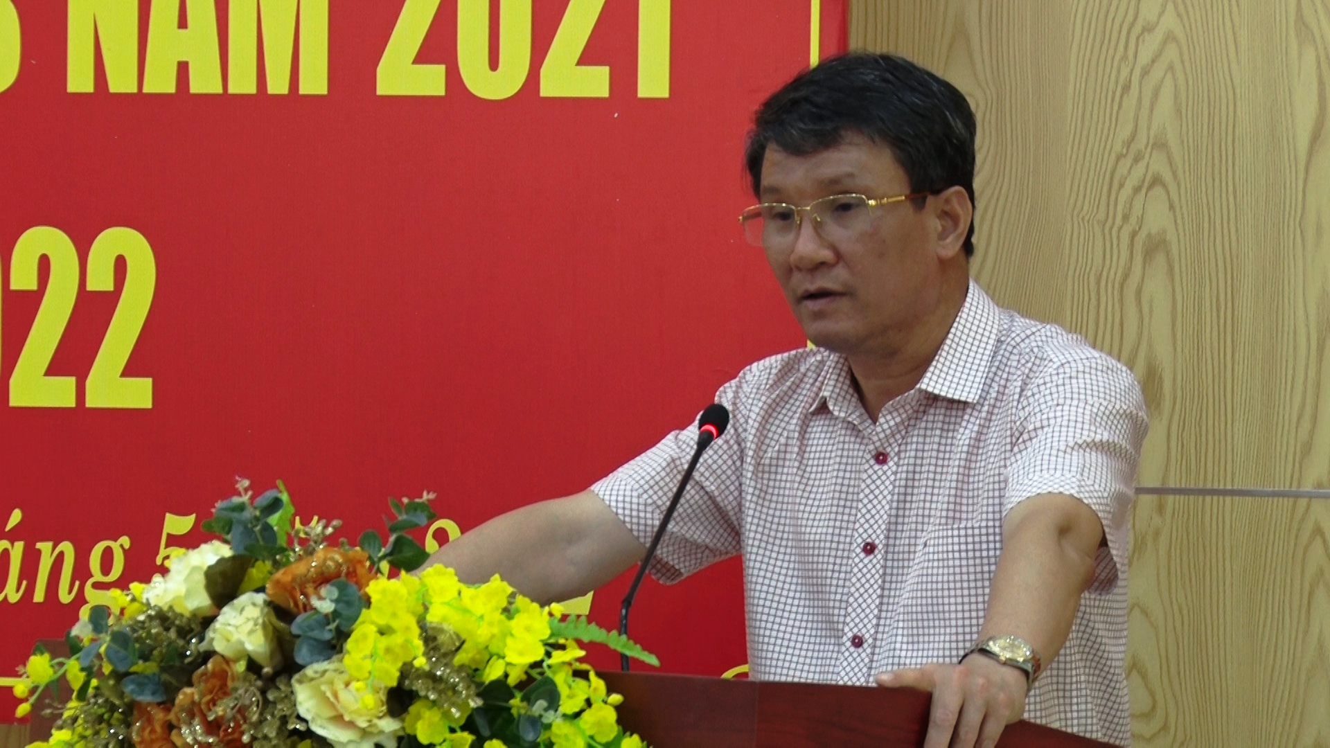 Đồng chí Nguyễn Tiến Dũng - Phó Bí thư Thị ủy, Chủ tịch UBND thị xã phát biểu chỉ đạo tại Hội nghị.