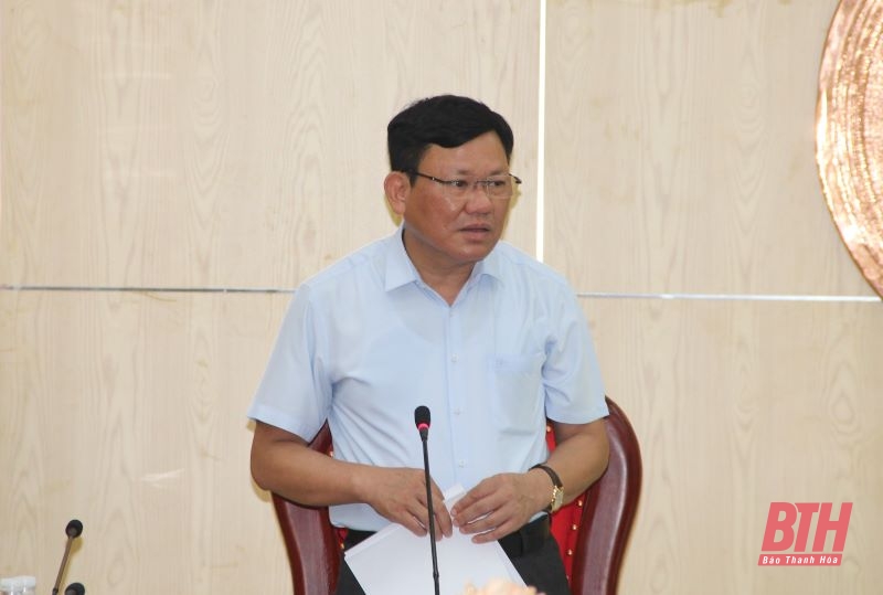 Đồng chí Phó Chủ tịch Thường trực UBND tỉnh Nguyễn Văn Thi phát biểu chỉ đạo tại buổi làm việc.