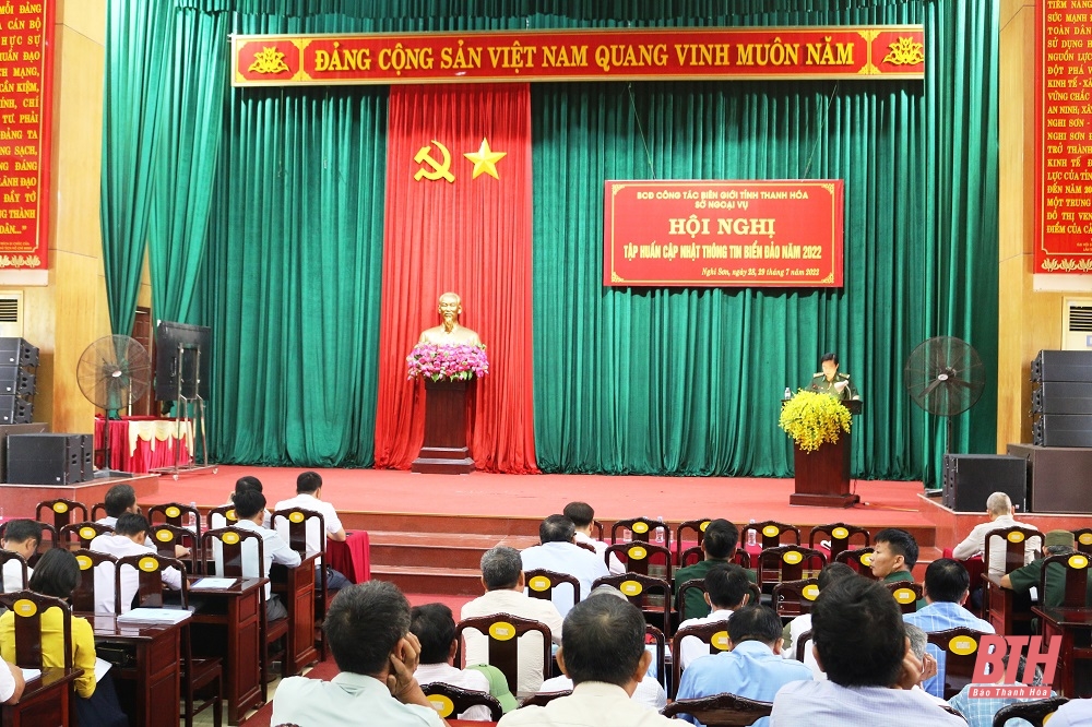 Toàn cảnh hội nghị.