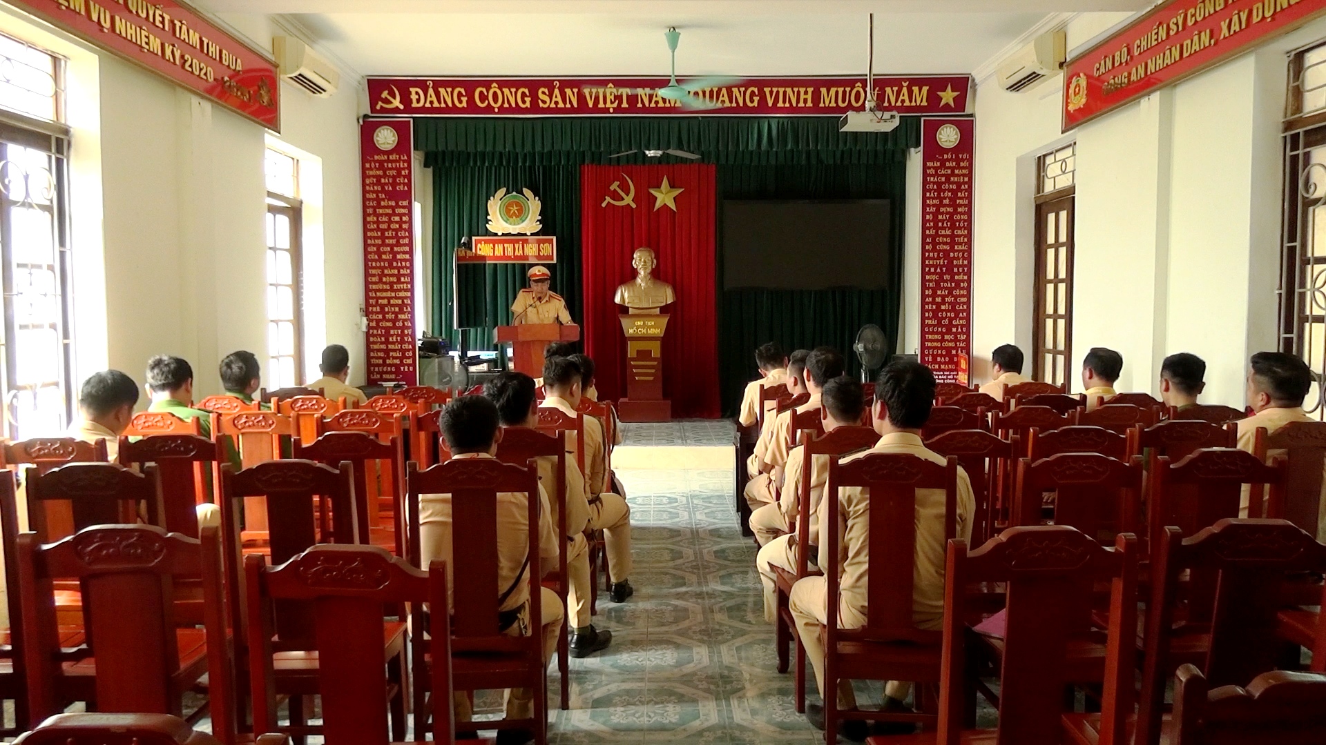 Toàn cảnh buổi Lễ ra quân đảm bảo trật tự ATGT.