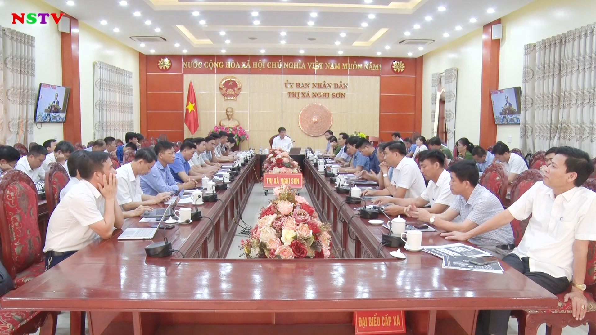 Các đại biểu tham dự Hội nghị tại điểm cầu thị xã Nghi Sơn.