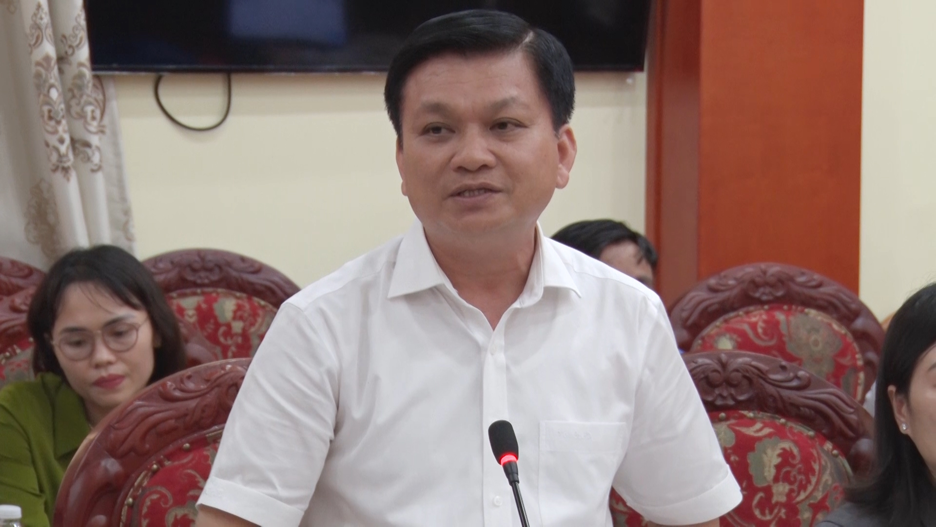 Đồng chí Trương Bá Duyên - Phó Bí thư Thường trực Thị ủy Nghi Sơn phát biểu tại Hội nghị.