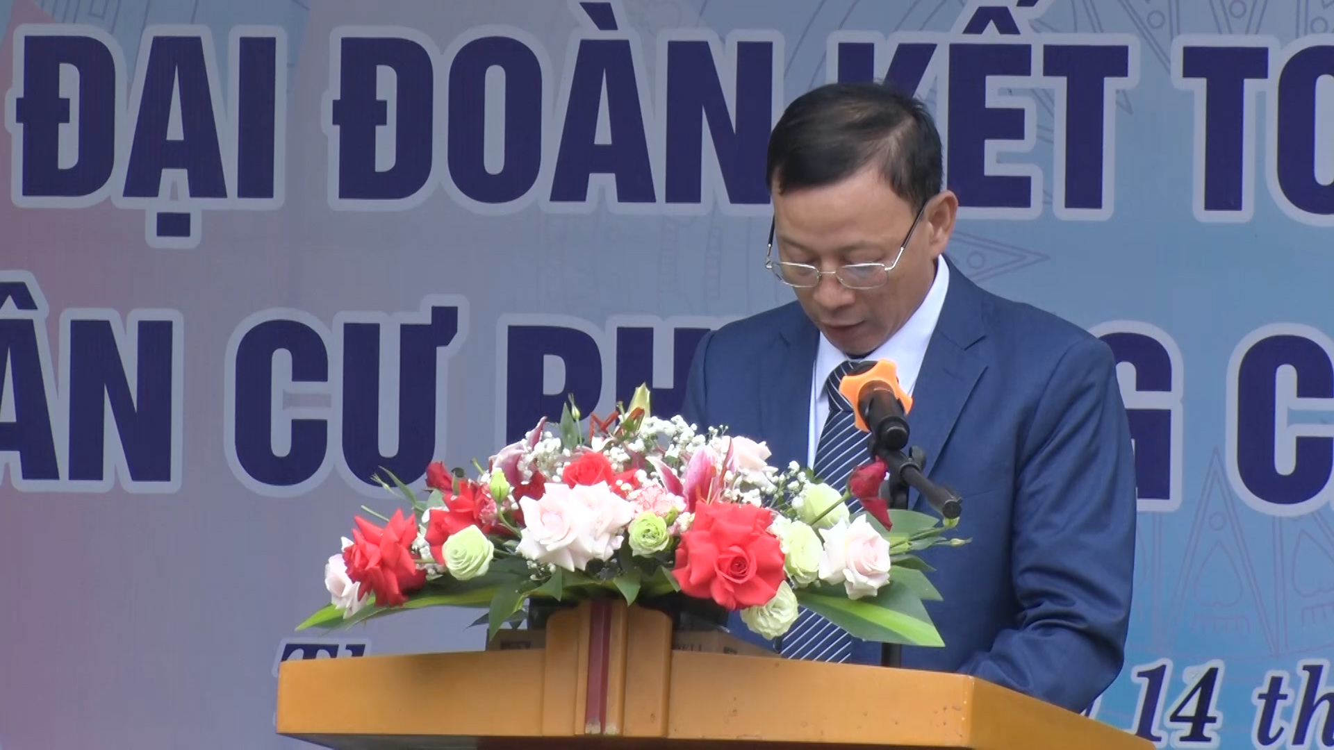 Ban Công tác mặt trận thôn trình bày báo cáo tại Ngày hội