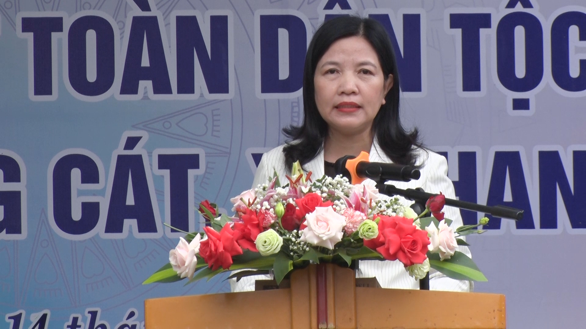 Đồng chí Phạm Thị Thanh Thủy, Trưởng Ban Dân vận Tỉnh ủy, Chủ tịch Ủy ban MTTQ tỉnh phát biểu tại Ngày hội