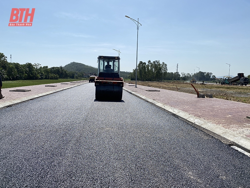 Khu TĐC phục vụ dự án, phường Hải Hòa đang được đơn vị thi công gấp rút hoàn thiện.