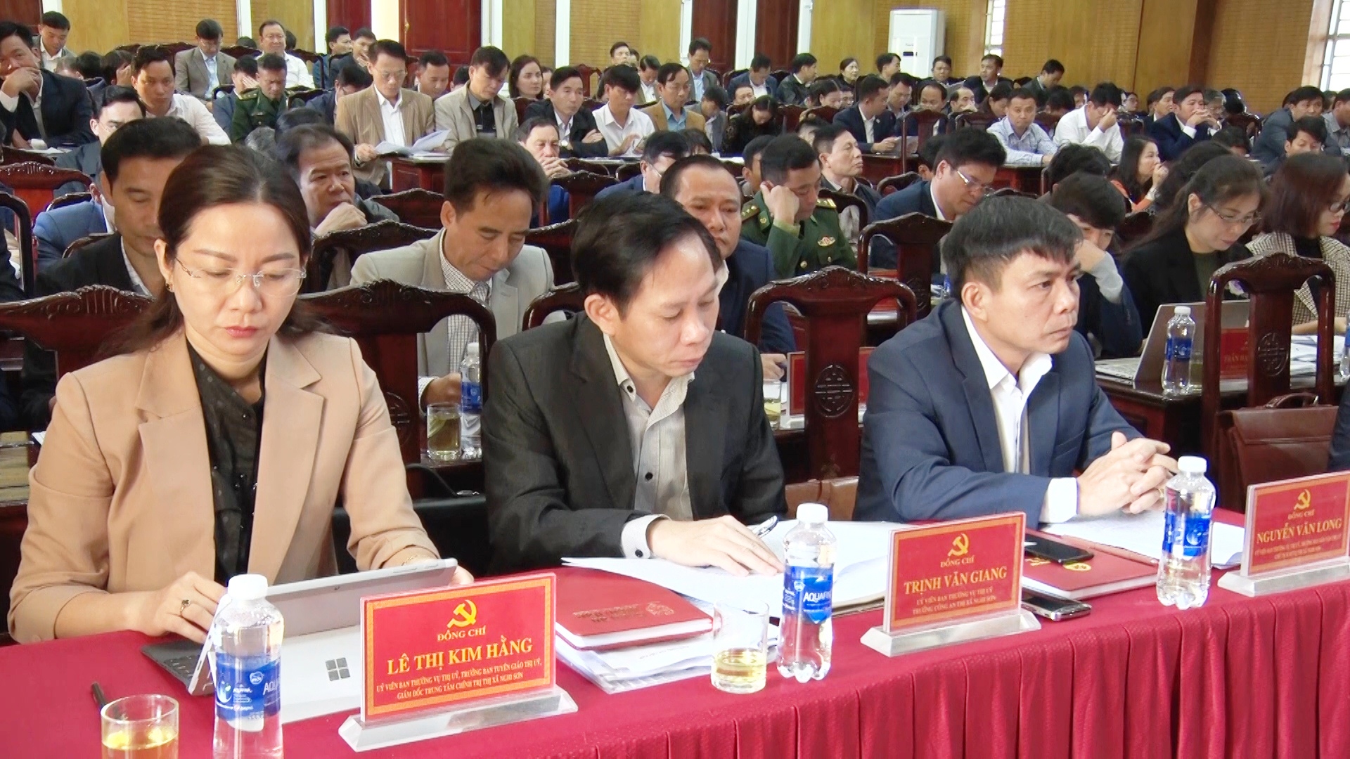 Các đại biểu tham dự hội nghị.