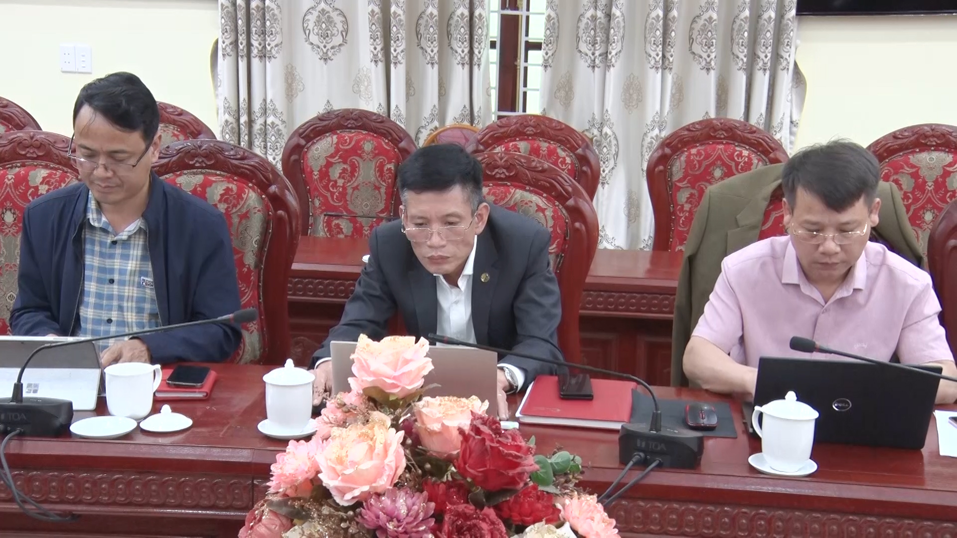 Các đại biểu tham dự hội nghị