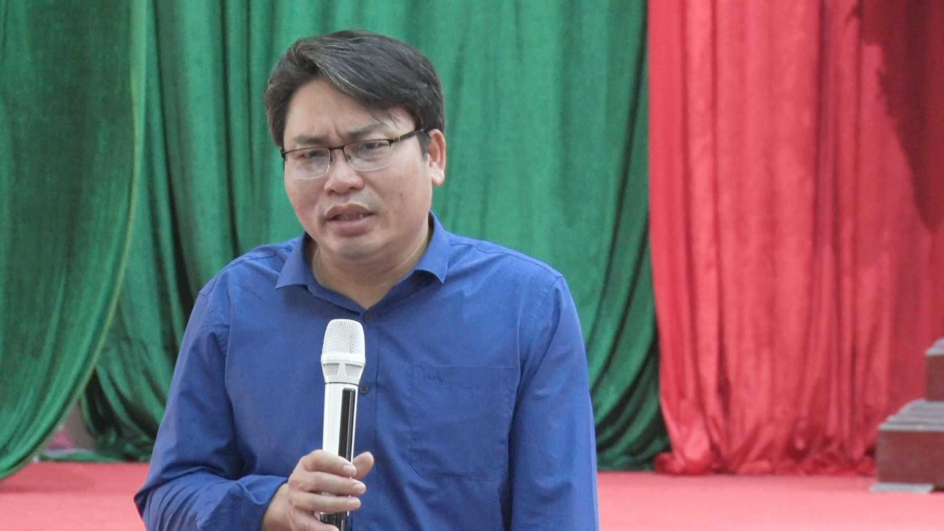 Đại diện lãnh đạo Phòng Kinh tế triển khai các nội dung tại hội nghị tập huấn