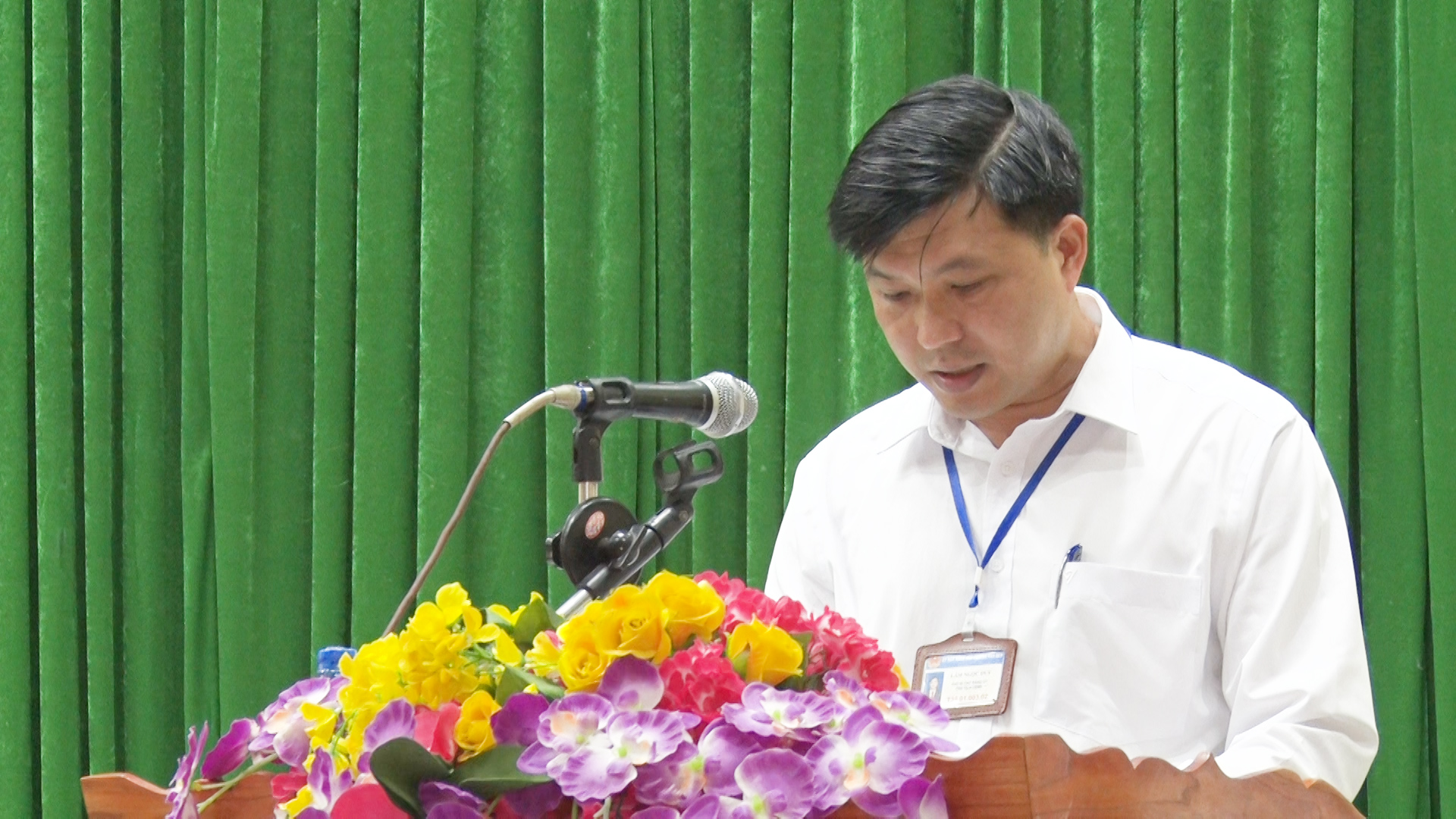 Lãnh đạo phường Tân Dân báo cáo tiến độ xây dựng phường kiểu mẫu