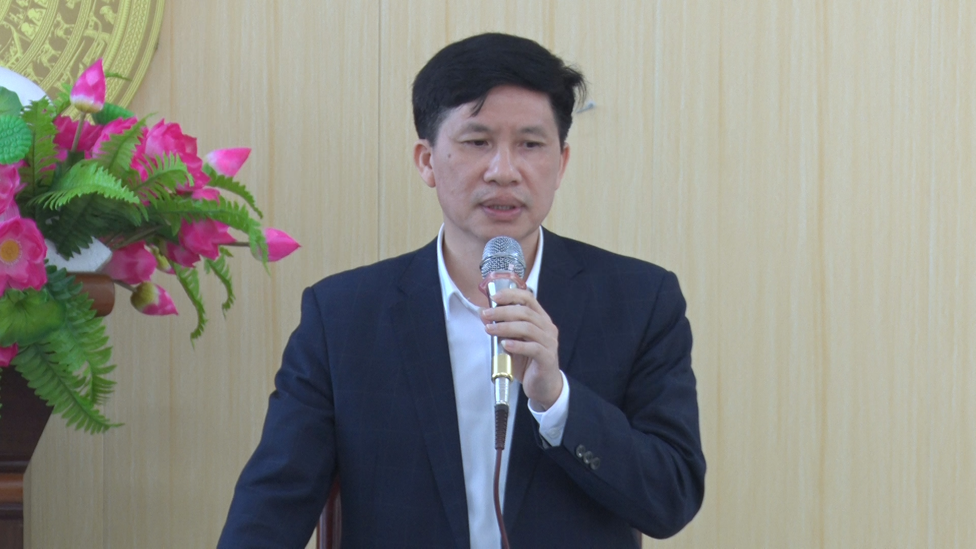 Đồng chí Phạm Văn Nhiệm, Phó Chủ tịch UBND thị xã chủ trì tại buổi làm việc với phường Xuân Lâm và lãnh đạo các ngành liên quan
