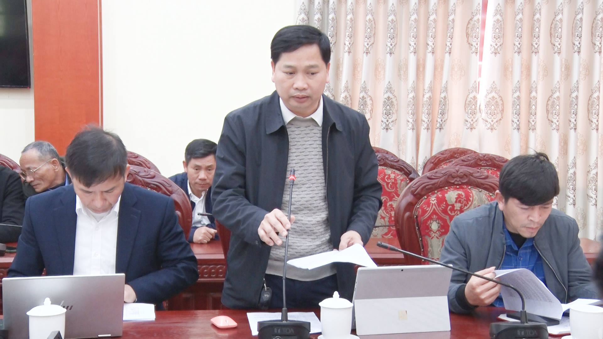 Lãnh đạo Phòng Văn hóa và Thông tin thị xã phát biểu tại hội nghị