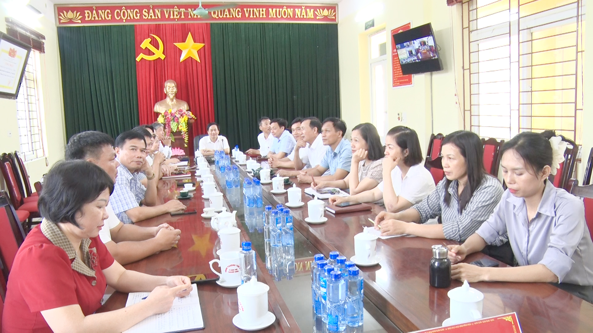 Hình ảnh tại điểm cầu phường Tân Dân