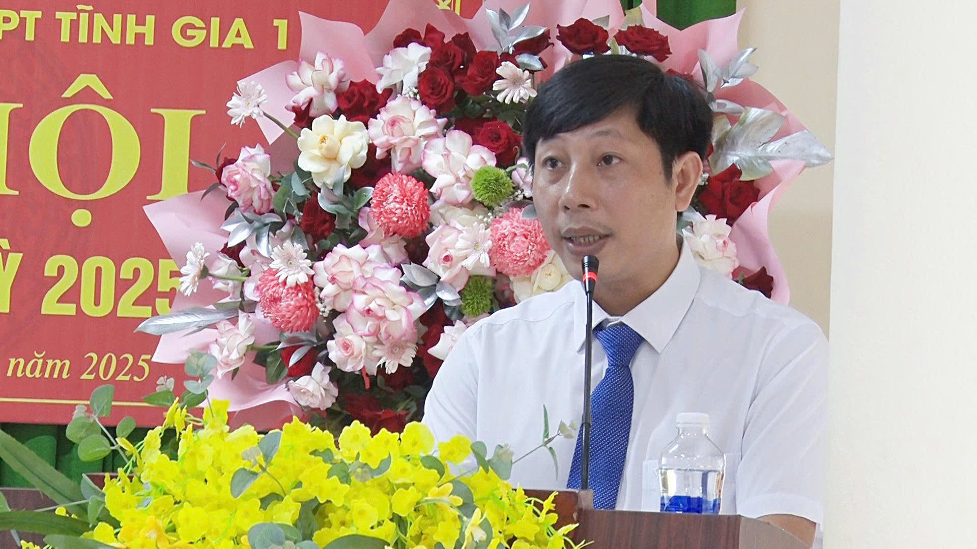 Lãnh đạo Trường THPT Tĩnh Gia 1 phát biểu tại đại hội